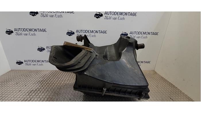 Begagnade Luftfilter Opel Zafira Tourer (P12) 2.0 CDTI 16V 130 Ecotec Pris € 60,50 Inklusive moms erbjuds av Autodemontage J&W van Esch
