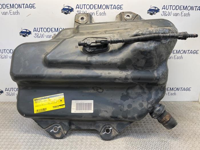 Gebrauchte Adblue Tank Mercedes Vito (447.6) 2.2 114 CDI 16V Preis € 211,75 Mit Mehrwertsteuer angeboten von Autodemontage J&W van Esch