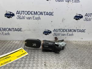 Used Ignition lock + key Peugeot 308 SW (L4/L9/LC/LJ/LR) 1.6 BlueHDi 115 Price € 60,50 Inclusive VAT offered by Autodemontage J&W van Esch