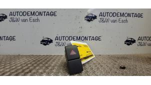 Used Panic lighting switch Opel Agila (B) 1.0 12V Price € 12,10 Inclusive VAT offered by Autodemontage J&W van Esch