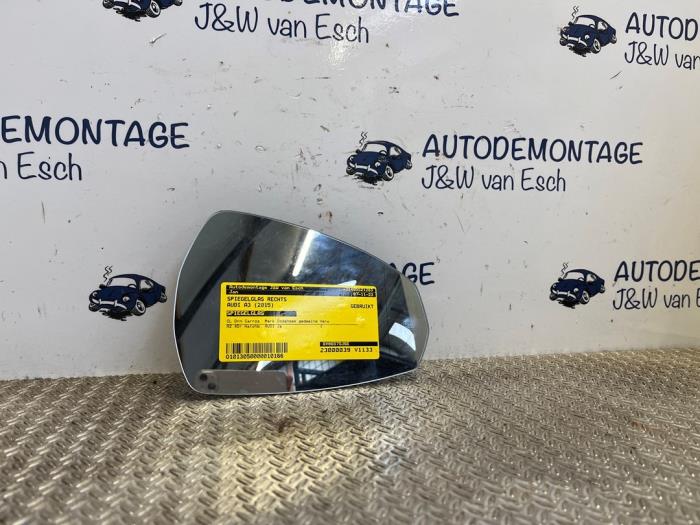 Używane Szyba lusterka prawego Audi A3 Sportback (8VA/8VF) 1.4 TFSI ACT Ultra 16V Cena € 30,25 Z VAT oferowane przez Autodemontage J&W van Esch