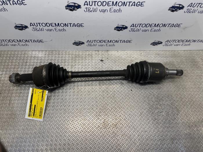 Front drive shaft, left from a Fiat 500 (312) 1.2 69 2011