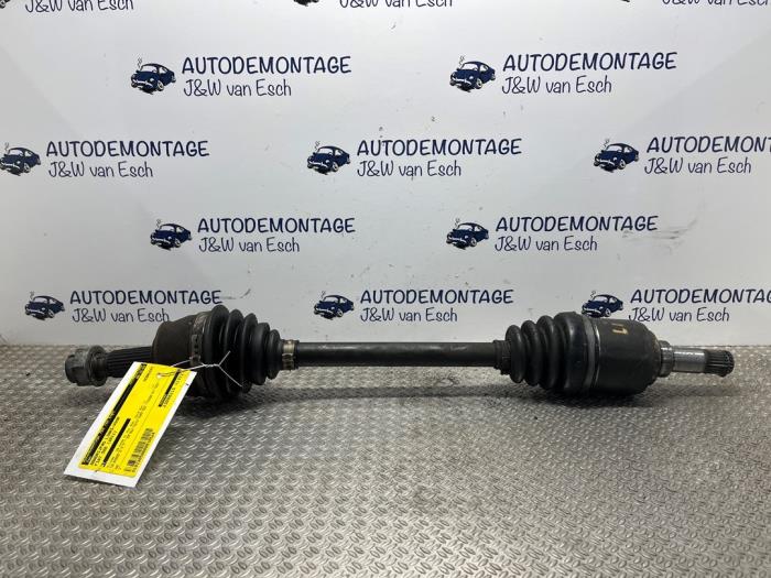 Front drive shaft, left from a Fiat 500 (312) 1.2 69 2011