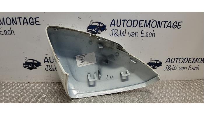 Spiegelkappe links van een Volkswagen Polo VI (AW1) 1.0 12V BlueMotion Technology 2019