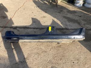 Used Sill, left Volkswagen Polo VI (AW1) 1.0 MPI 12V Price € 302,50 Inclusive VAT offered by Autodemontage J&W van Esch