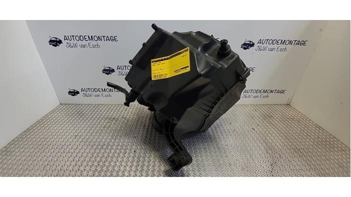 Begagnade Luftfilter Ford C-Max (DXA) 1.6 Ti-VCT 16V Pris € 24,20 Inklusive moms erbjuds av Autodemontage J&W van Esch