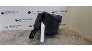 Used Air box Renault Twingo III (AH) 0.9 Energy TCE 90 12V Price € 33,28 Inclusive VAT offered by Autodemontage J&W van Esch