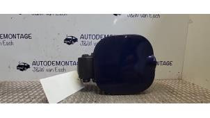 Used Tank cap cover Renault Twingo III (AH) 0.9 Energy TCE 90 12V Price € 24,20 Inclusive VAT offered by Autodemontage J&W van Esch