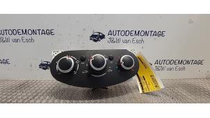 Used Heater control panel Renault Twingo III (AH) 0.9 Energy TCE 90 12V Price € 60,50 Inclusive VAT offered by Autodemontage J&W van Esch