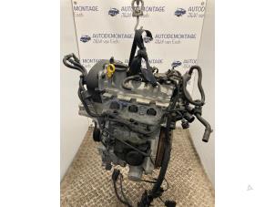 Engine from a Volkswagen Load Up! (121) 1.0 12V 2014