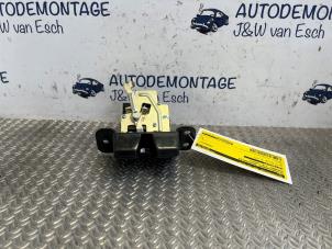 Used Tailgate lock mechanism Hyundai i10 1.0 12V Price € 42,35 Inclusive VAT offered by Autodemontage J&W van Esch