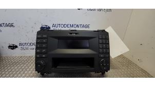 Gebrauchte Radio Mercedes Vito (447.6) 2.2 114 CDI 16V Preis € 181,50 Mit Mehrwertsteuer angeboten von Autodemontage J&W van Esch