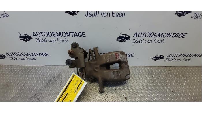Gebrauchte Bremszange rechts hinten Volkswagen Caddy III (2KA,2KH,2CA,2CH) 2.0 SDI Preis € 48,40 Mit Mehrwertsteuer angeboten von Autodemontage J&W van Esch