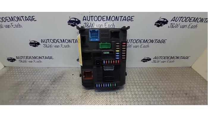 Używane Sterownik Body Control Citroen C4 Cactus (0B/0P) 1.2 PureTech 82 12V Cena € 54,45 Z VAT oferowane przez Autodemontage J&W van Esch