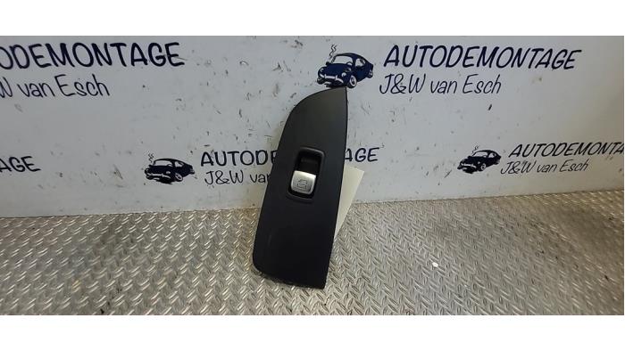 Usados Interruptor de ventanilla eléctrica Mercedes Vito (447.6) 2.0 116 CDI 16V Precio € 54,45 IVA incluido ofrecido por Autodemontage J&W van Esch
