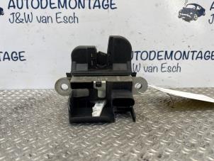 Used Tailgate lock mechanism Volkswagen Polo V (6R) 1.2 12V BlueMotion Technology Price € 24,20 Inclusive VAT offered by Autodemontage J&W van Esch