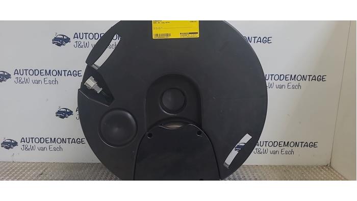 Używane Subwoofer Audi Q5 (8RB) 3.0 TDI V6 24V Quattro Cena € 60,50 Z VAT oferowane przez Autodemontage J&W van Esch