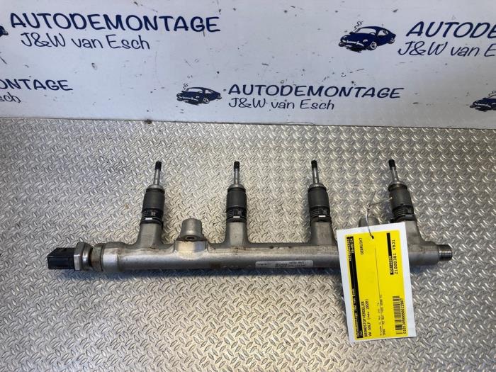 Usagé Distributeur de carburant Volkswagen Golf VIII (CD1) 1.5 TSI BlueMotion 16V Prix € 48,40 Prix TTC proposé par Autodemontage J&W van Esch