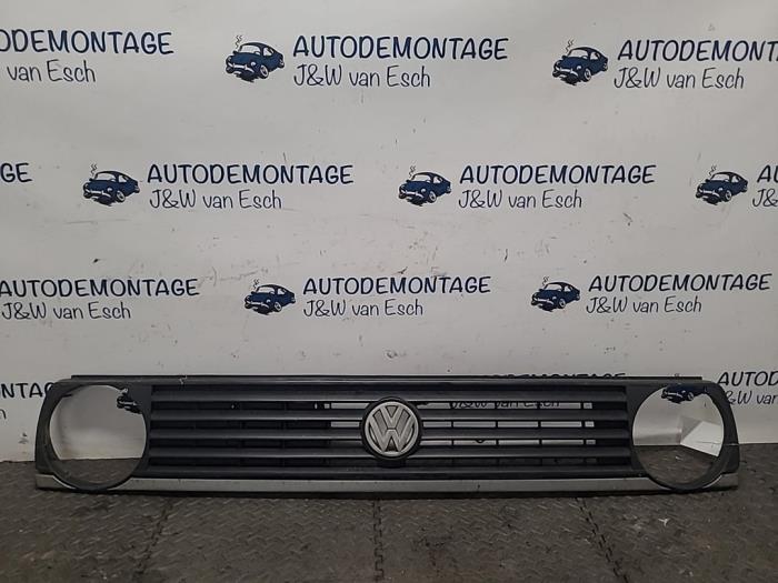 Używane Grill Volkswagen Golf III (1H1) 1.4 Custom,CL Cena € 24,20 Z VAT oferowane przez Autodemontage J&W van Esch