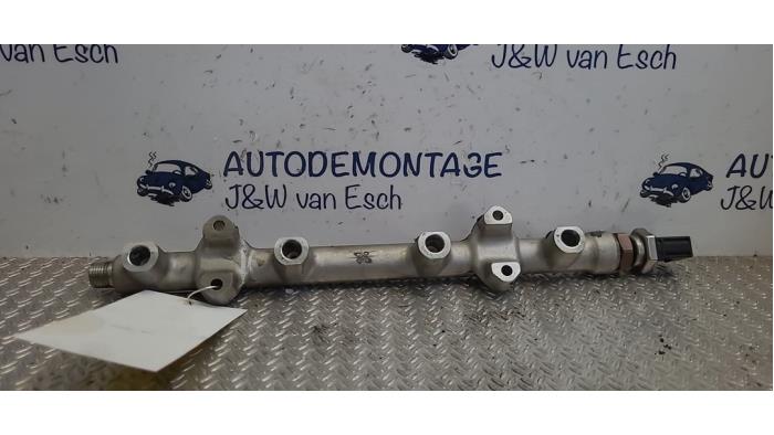 Gebrauchte Kraftstoffverteiler Volkswagen Golf VIII (CD1) 1.5 TSI 16V Preis € 48,40 Mit Mehrwertsteuer angeboten von Autodemontage J&W van Esch