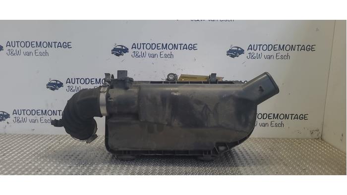 Gebrauchte Luftfiltergehäuse Suzuki Ignis (MF) 1.2 Dual Jet 16V Preis € 30,25 Mit Mehrwertsteuer angeboten von Autodemontage J&W van Esch
