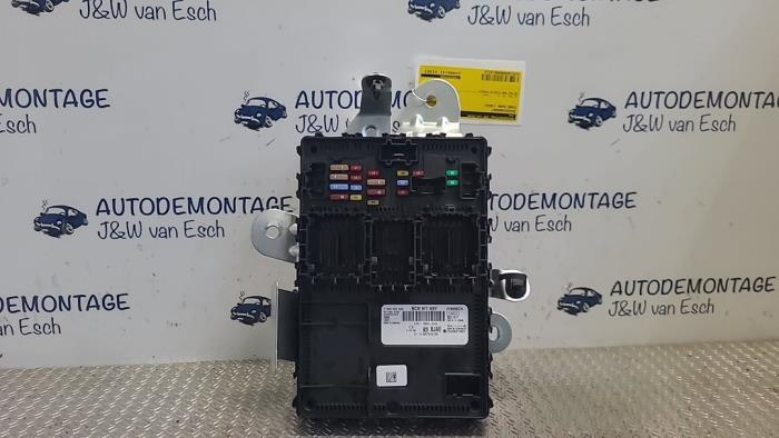 Begagnade Säkringsbox Ford Puma 1.0 Ti-VCT EcoBoost Hybrid 12V Pris € 145,20 Inklusive moms erbjuds av Autodemontage J&W van Esch