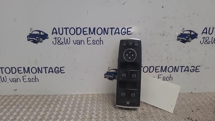 Używane Przelacznik combi okienny Mercedes E Estate (S212) E-220 CDI 16V BlueEfficiency Cena € 33,28 Z VAT oferowane przez Autodemontage J&W van Esch