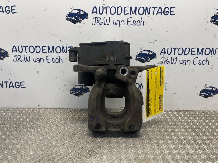 Gebrauchte Bremszange rechts hinten Mercedes CLA Shooting Brake (118.6) 1.3 CLA-250 e Turbo 16V Preis € 145,20 Mit Mehrwertsteuer angeboten von Autodemontage J&W van Esch