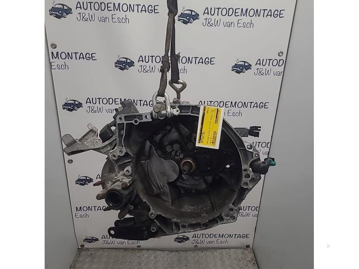 Gebrauchte Getriebe Opel Corsa F (UB/UH/UP) 1.2 Turbo 12V 100 Preis € 968,00 Mit Mehrwertsteuer angeboten von Autodemontage J&W van Esch