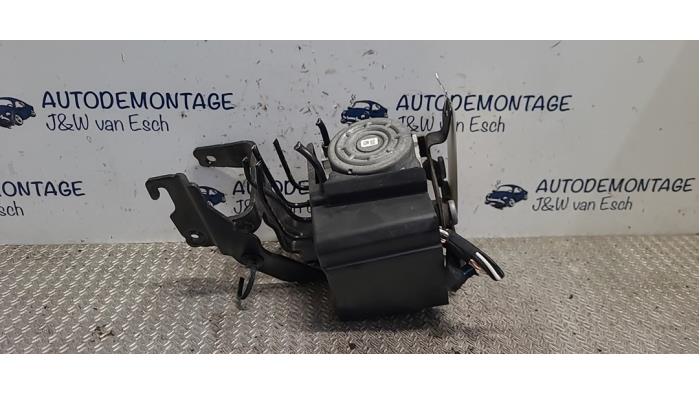 Usagé Bloc ABS Opel Corsa F (UB/UH/UP) 1.2 Turbo 12V 100 Prix € 181,50 Prix TTC proposé par Autodemontage J&W van Esch