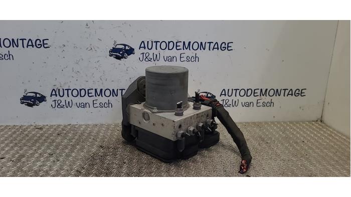 Begagnade ABS-pump Volkswagen Polo VI (AW1) 1.0 MPi 12V Pris € 60,50 Inklusive moms erbjuds av Autodemontage J&W van Esch