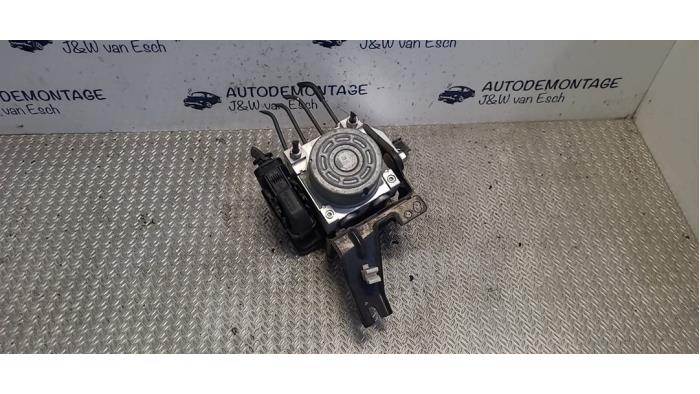Begagnade ABS-pump Suzuki Swift (ZC/ZD) 1.0 Booster Jet Turbo 12V Pris € 121,00 Inklusive moms erbjuds av Autodemontage J&W van Esch