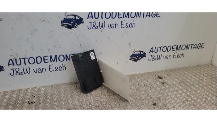 USB-modul från en Volkswagen Polo VI (AW1) 1.0 MPI 12V 2021