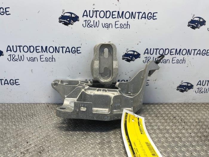 Used Engine mount Opel Corsa F (UB/UH/UP) 1.2 Turbo 12V 100 Price € 30,25 Inclusive VAT offered by Autodemontage J&W van Esch