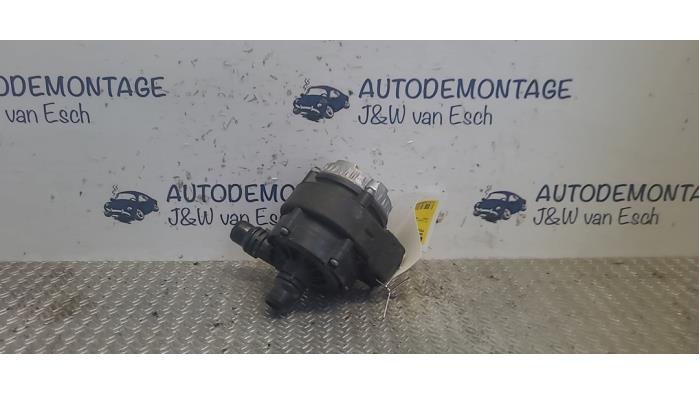 Begagnade Vattenpump Peugeot 208 II (UB/UH/UP) e-208 50 kWh Pris € 36,30 Inklusive moms erbjuds av Autodemontage J&W van Esch