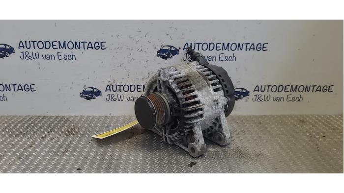 Begagnade Dynamo Peugeot 208 I (CA/CC/CK/CL) 1.2 Vti 12V PureTech 82 Pris € 36,30 Inklusive moms erbjuds av Autodemontage J&W van Esch