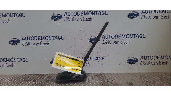 Używane Antena Volkswagen Taigo 1.0 TSI 115 12V Cena € 42,35 Z VAT oferowane przez Autodemontage J&W van Esch