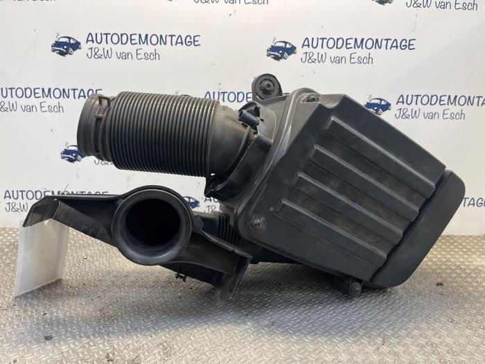 Begagnade Luftfilterhus Volkswagen Golf VI Variant (AJ5/1KA) 1.4 TSI 122 16V Pris € 42,35 Inklusive moms erbjuds av Autodemontage J&W van Esch