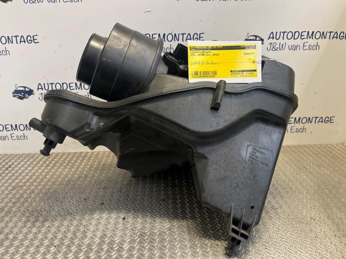 Begagnade Luftfilterhus Opel Astra K 1.4 Turbo 16V Pris € 39,33 Inklusive moms erbjuds av Autodemontage J&W van Esch