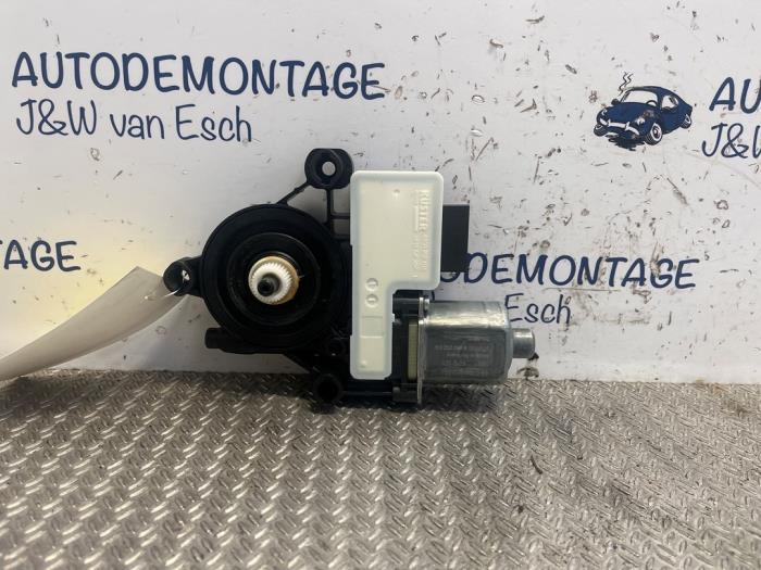 Usados Motor de ventanilla de puerta Cupra Leon (KLCB) 1.4 TSI e-Hybrid 16V Precio € 24,20 IVA incluido ofrecido por Autodemontage J&W van Esch
