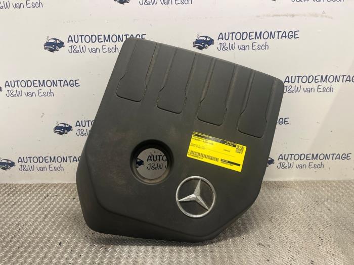 Usados Cobertor motor Mercedes A (177.0) 1.3 A-160 Turbo 16V Precio € 45,38 IVA incluido ofrecido por Autodemontage J&W van Esch