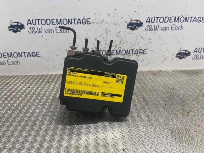 Begagnade ABS-pump Mercedes A (177.0) 1.3 A-160 Turbo 16V Pris € 302,50 Inklusive moms erbjuds av Autodemontage J&W van Esch