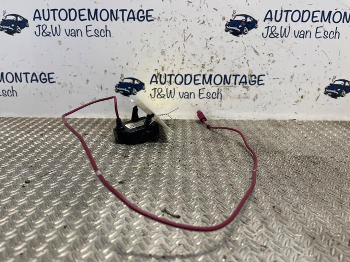 Gebrauchte GPS Antenne Mercedes A (177.0) 1.3 A-160 Turbo 16V Preis € 30,25 Mit Mehrwertsteuer angeboten von Autodemontage J&W van Esch
