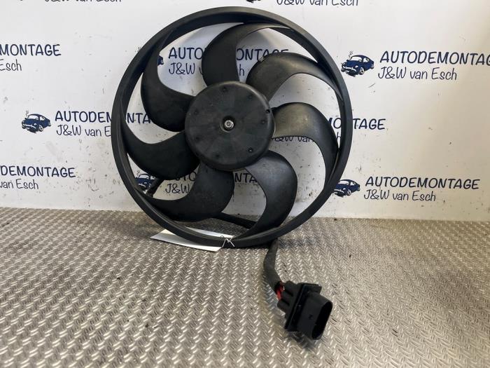 Używane Silnik wentylatora Skoda Fabia IV (PJ3) 1.0 MPI 12V Cena € 90,75 Z VAT oferowane przez Autodemontage J&W van Esch