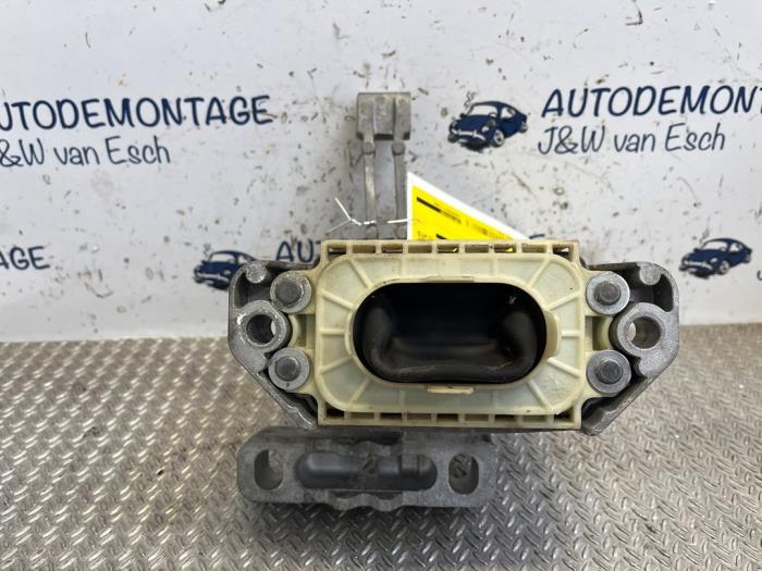 Usagé Support moteur Volkswagen Polo VI (AW1) 1.0 MPI 12V Prix € 39,33 Prix TTC proposé par Autodemontage J&W van Esch