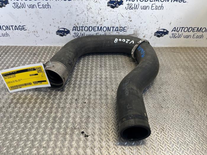 Gebrauchte Intercooler Schlauch Opel Mokka/Mokka X 1.7 CDTI 16V 4x2 Preis € 42,35 Mit Mehrwertsteuer angeboten von Autodemontage J&W van Esch