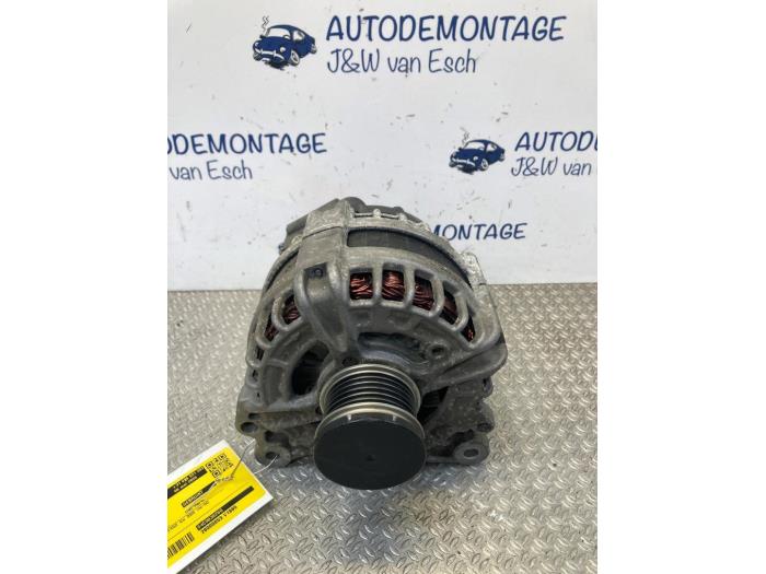 Begagnade Dynamo Skoda Fabia IV (PJ3) 1.0 MPI 12V Pris € 60,50 Inklusive moms erbjuds av Autodemontage J&W van Esch