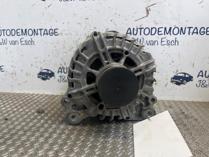 Begagnade Dynamo Seat Ibiza V (KJB) 1.0 MPI 12V Pris € 60,50 Inklusive moms erbjuds av Autodemontage J&W van Esch