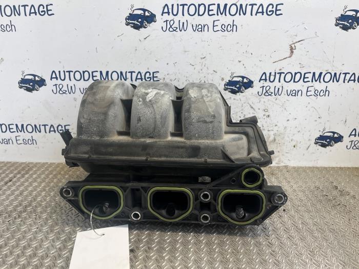 Begagnade Insugsrör Seat Ibiza V (KJB) 1.0 MPI 12V Pris € 205,70 Inklusive moms erbjuds av Autodemontage J&W van Esch