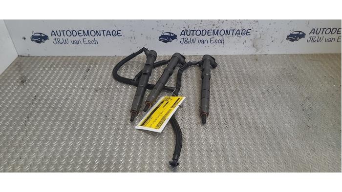 Używane Wtryskiwacz (Diesel) Volkswagen Polo V (6R) 1.2 TDI 12V BlueMotion Cena € 302,50 Z VAT oferowane przez Autodemontage J&W van Esch